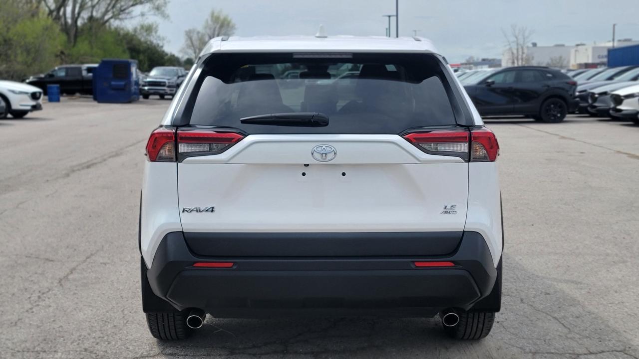 2025 Toyota RAV4 LE Photo