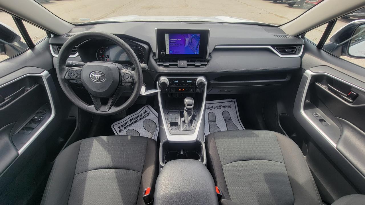 2025 Toyota RAV4 LE Photo