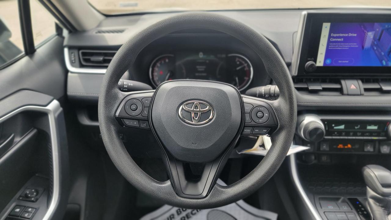 2025 Toyota RAV4 LE Photo