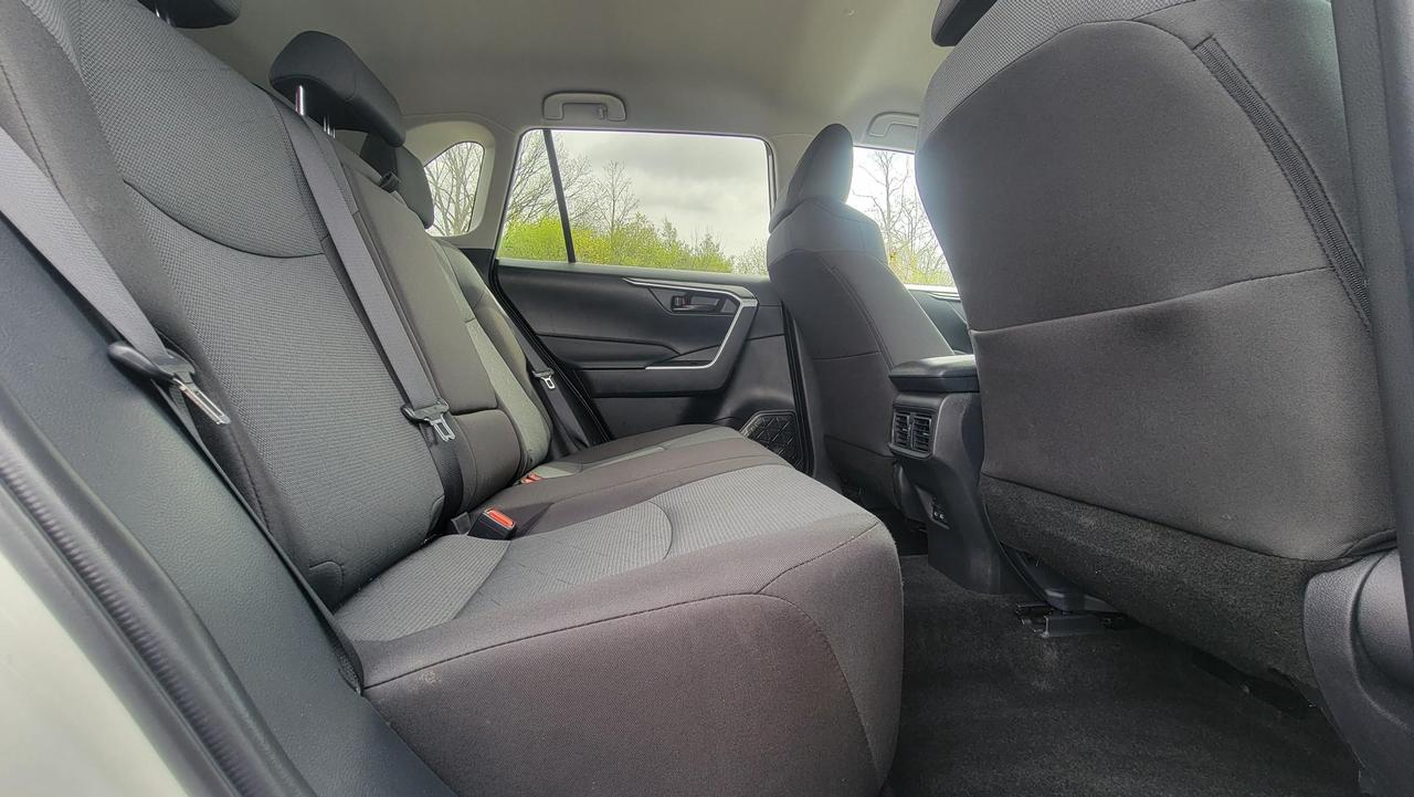 2025 Toyota RAV4 LE Photo