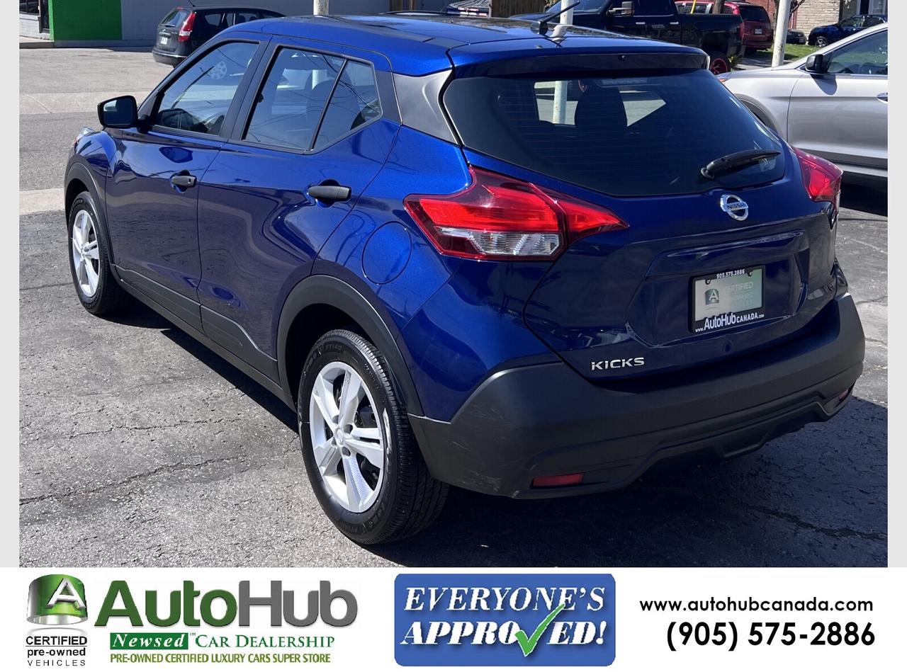 2019 Nissan Kicks S Photo4