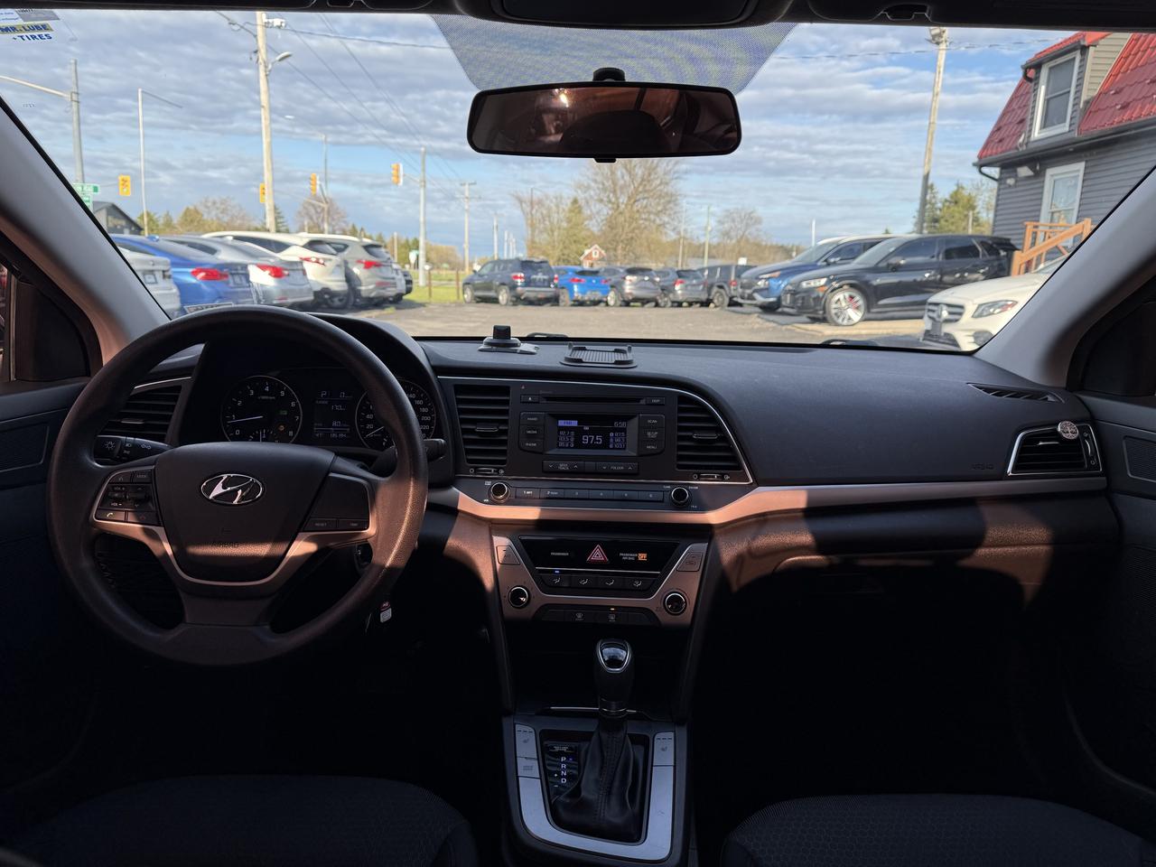 2017 Hyundai Elantra LE Photo