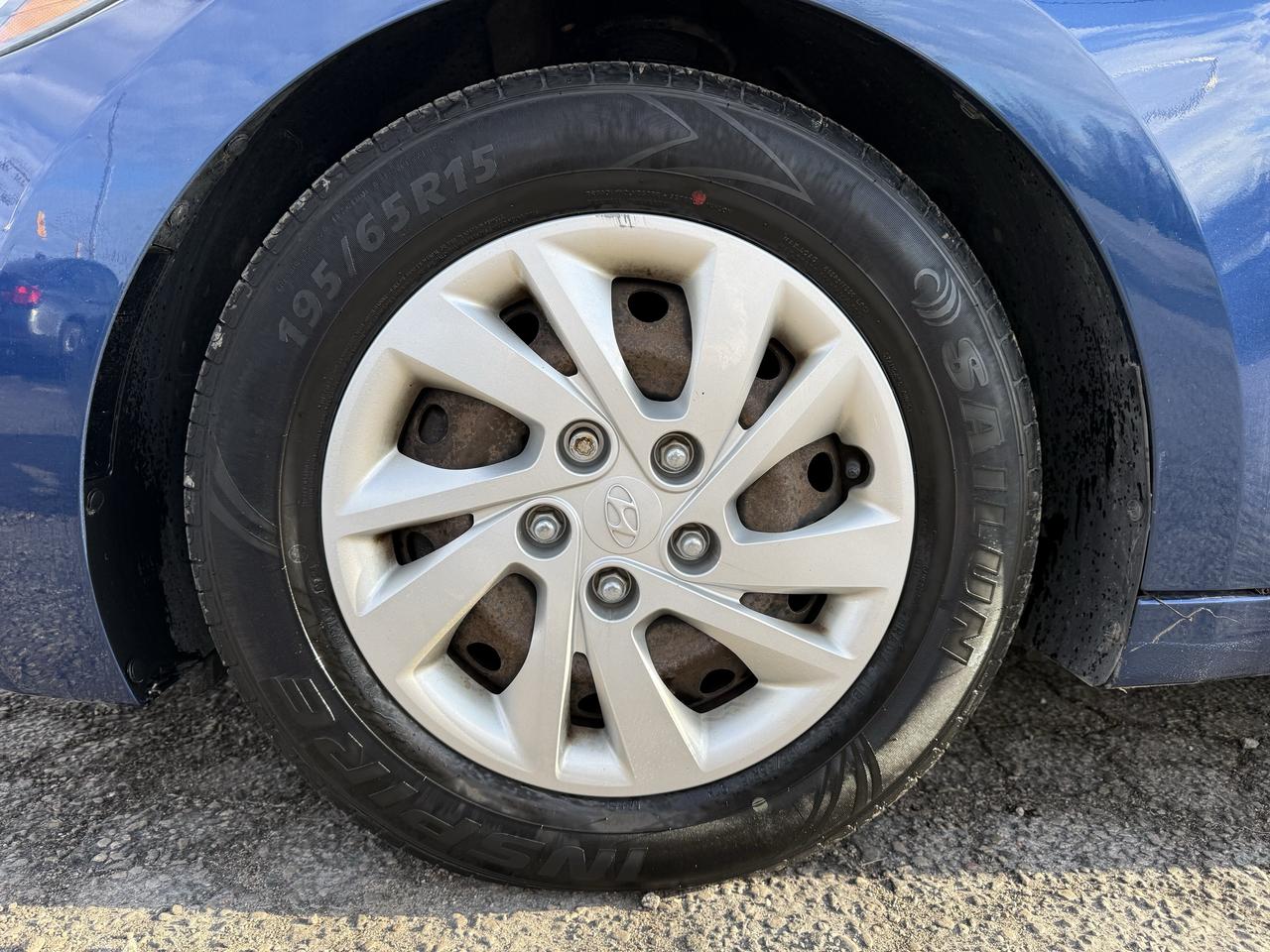2017 Hyundai Elantra LE Photo