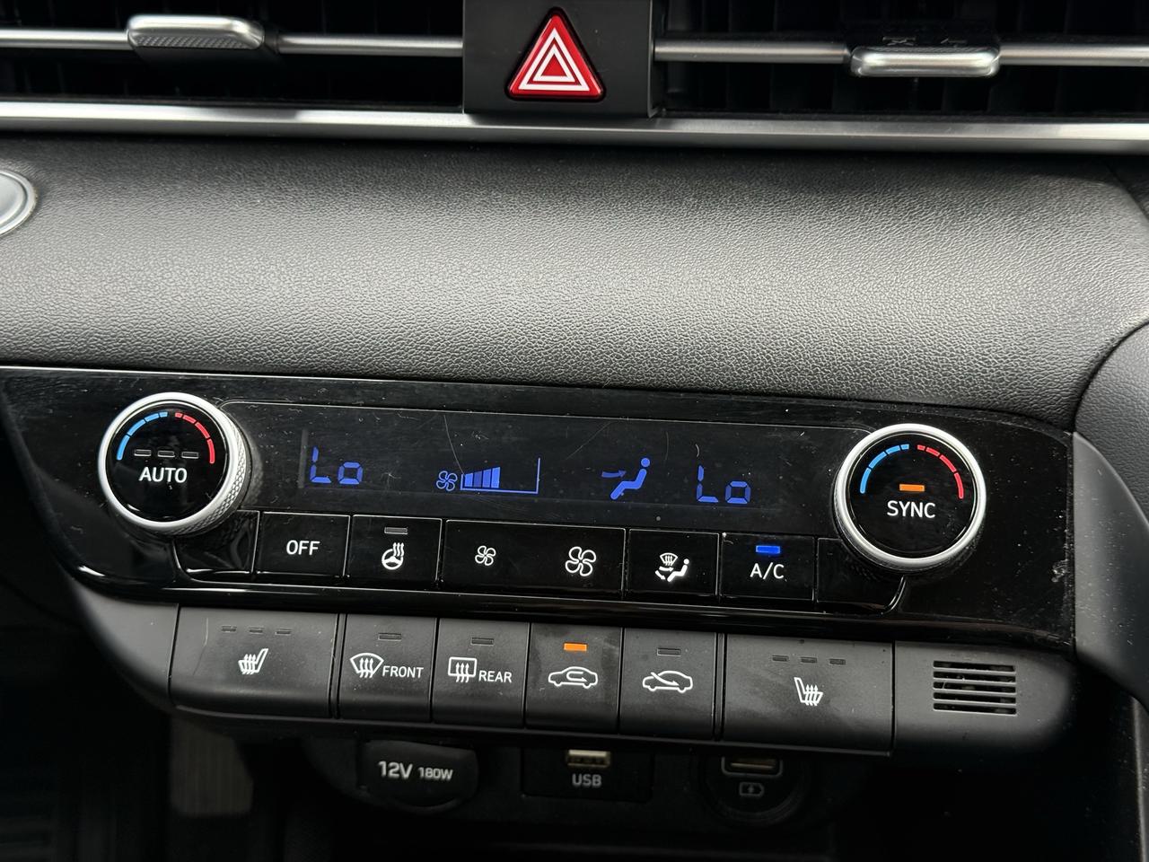2021 Hyundai Elantra Preferred IVT w/Sun & Tech Package Photo