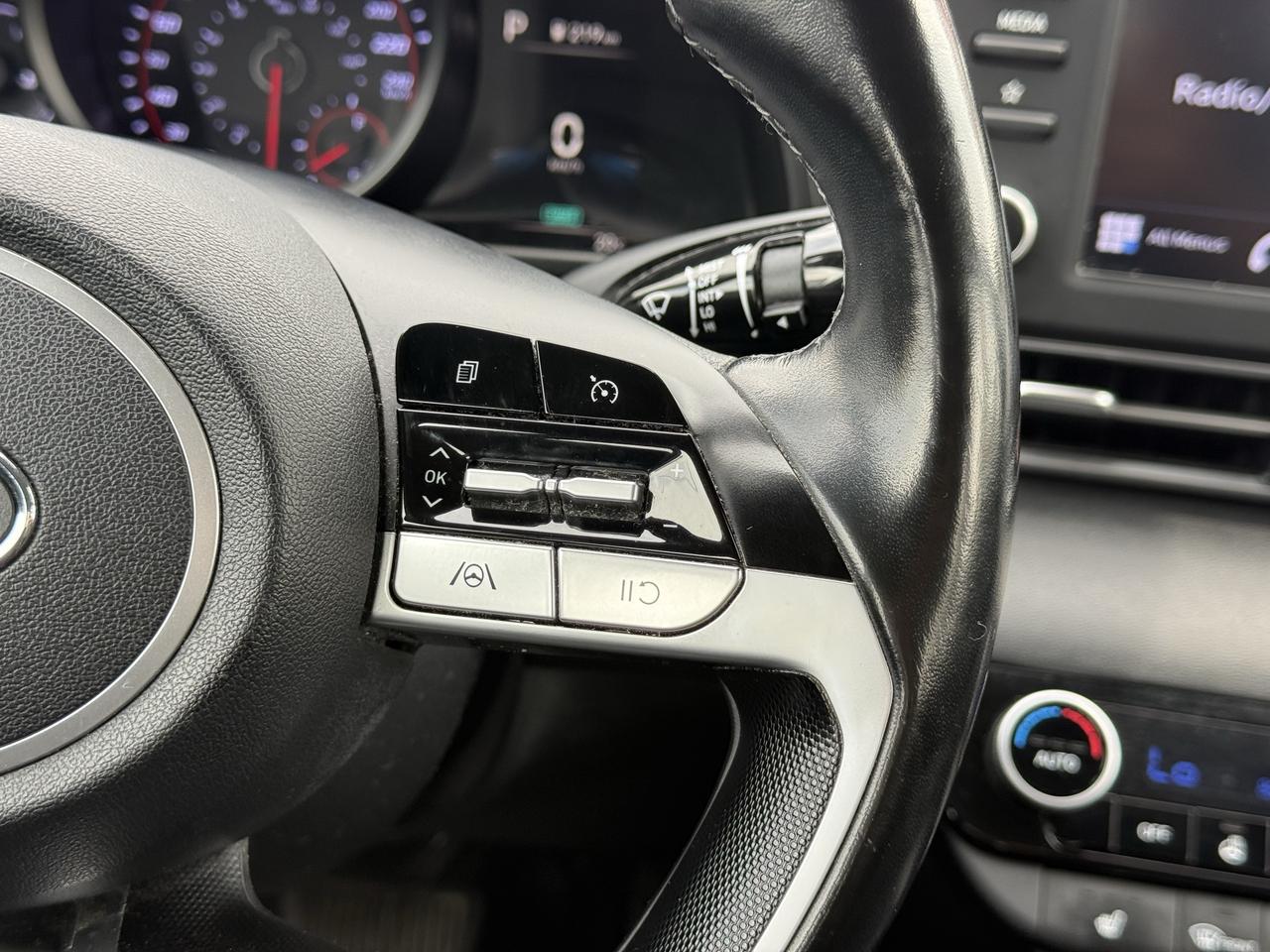 2021 Hyundai Elantra Preferred IVT w/Sun & Tech Package Photo