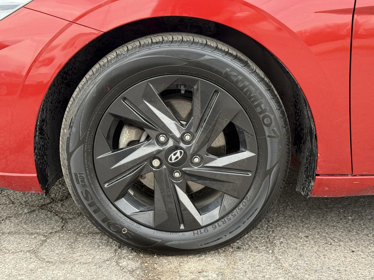 2021 Hyundai Elantra Preferred IVT w/Sun & Tech Package Photo