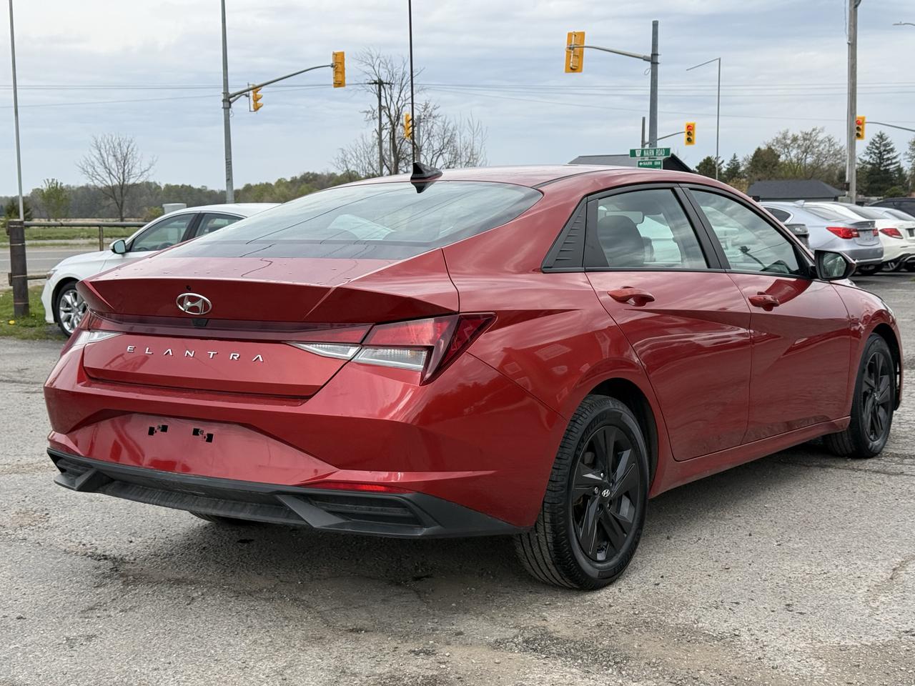 2021 Hyundai Elantra Preferred IVT w/Sun & Tech Package Photo