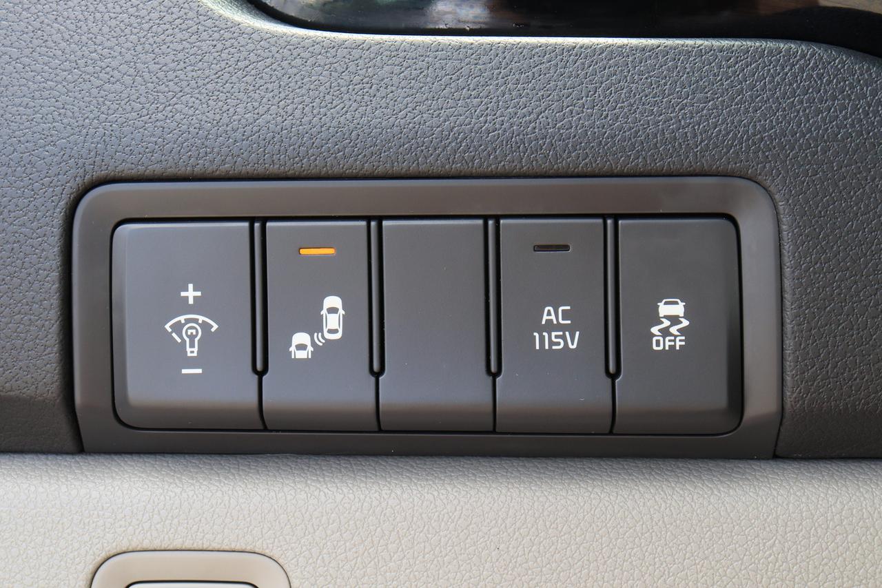 2017 Kia Sedona SX+ | Leather | CarPlay | 2 x DVD | Power Doors++ Photo