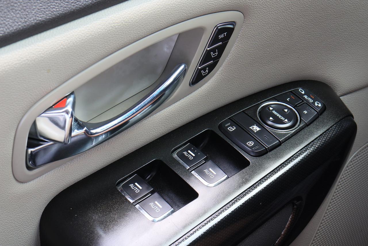 2017 Kia Sedona SX+ | Leather | CarPlay | 2 x DVD | Power Doors++ Photo