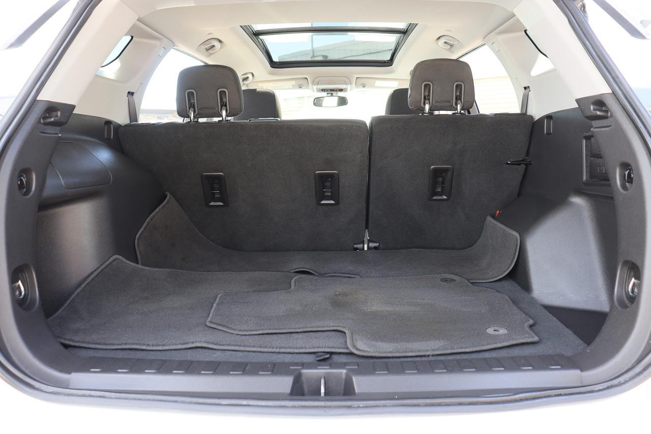 2019 GMC Terrain SLE | AWD | Pano Roof | Nav | Cam | BSM & More! Photo34