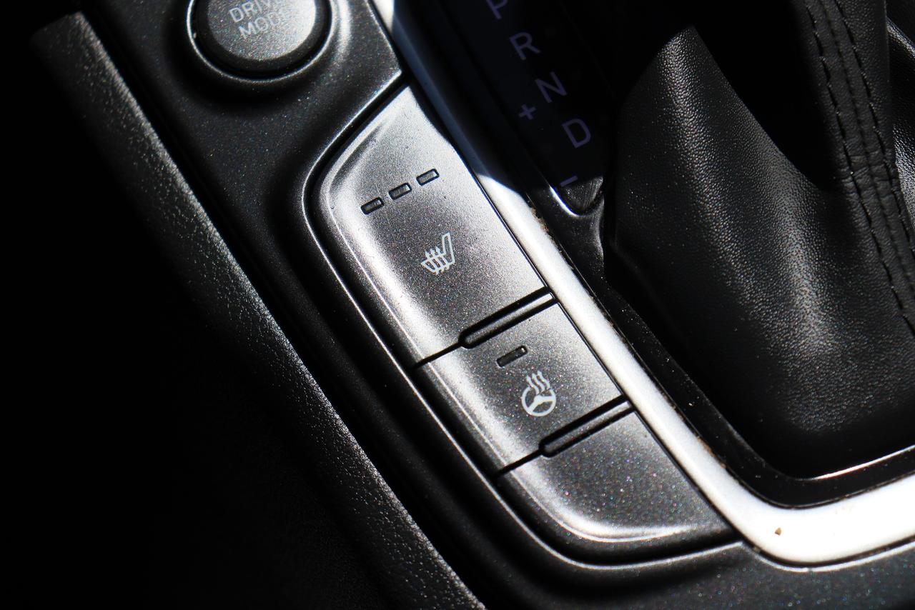 2019 Hyundai KONA Preferred | AWD | Two-Tone Roof | Cam | BSM & More Photo