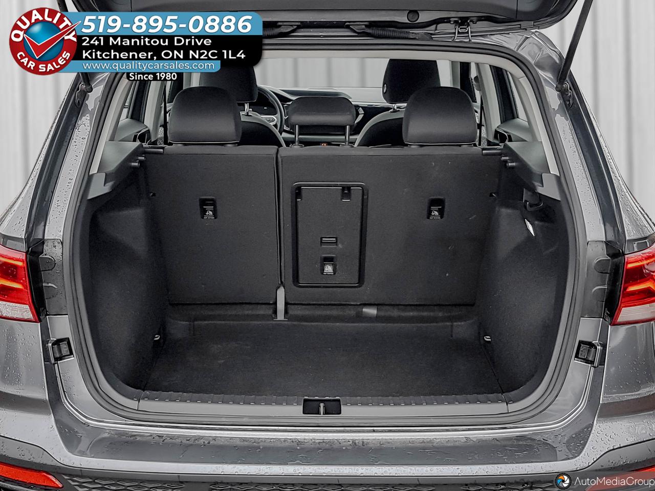 2024 Volkswagen Taos Trendline *HEATED SEATS* Photo