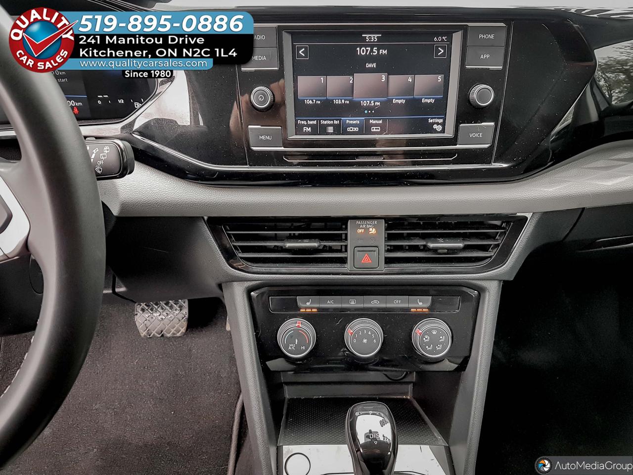 2024 Volkswagen Taos Trendline *HEATED SEATS* Photo