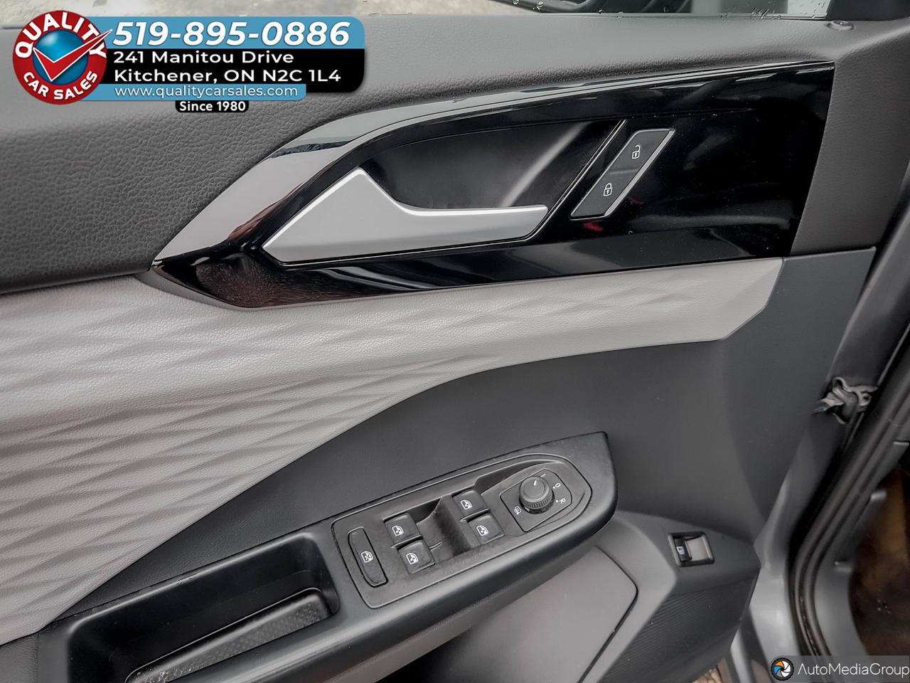 2024 Volkswagen Taos Trendline *HEATED SEATS* Photo
