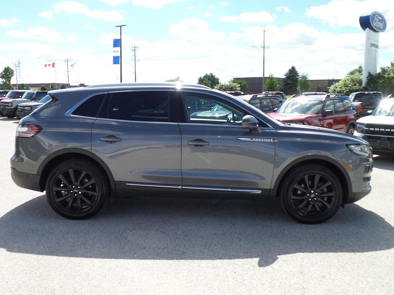 2022 Lincoln Nautilus ULTIMATE PACK! JET PACK! 20" RIMS, PANO ROOF! AWD! Photo