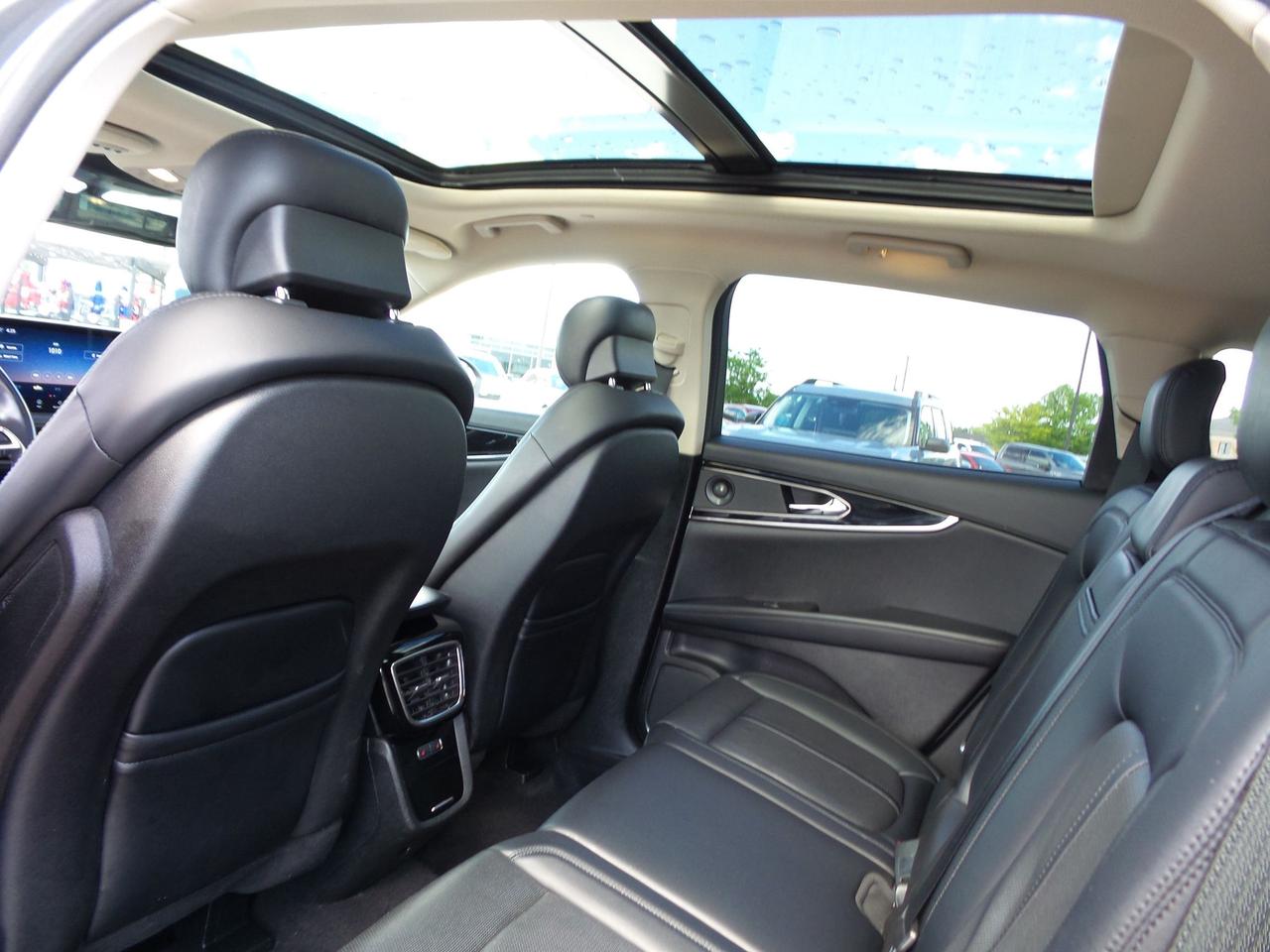 2022 Lincoln Nautilus ULTIMATE PACK! JET PACK! 20" RIMS, PANO ROOF! AWD! Photo