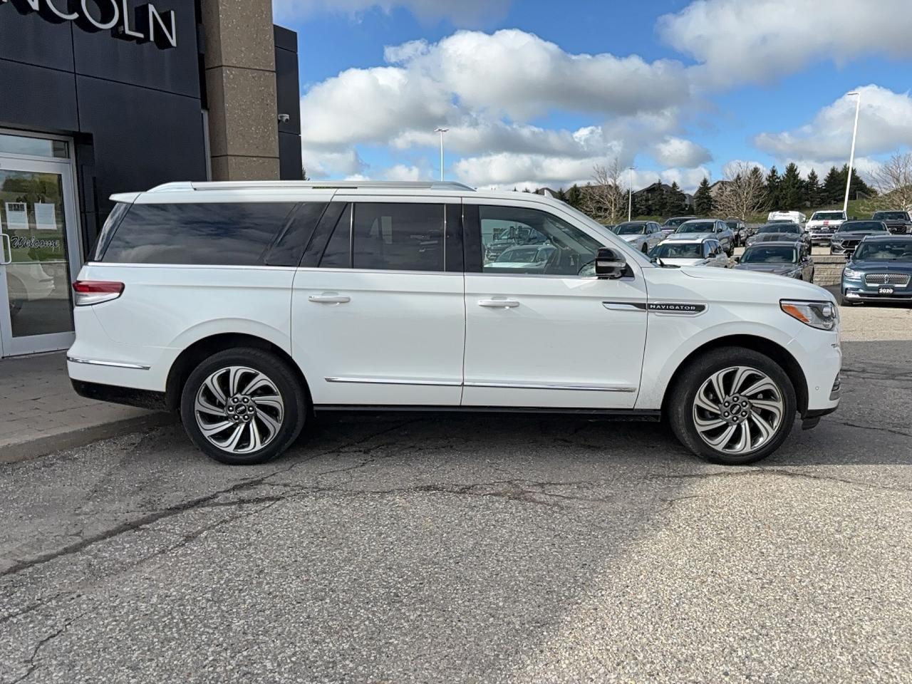 2022 Lincoln Navigator 'L', 201A 22" RIMS, 2ND ROW CAPTAINS! LOADED! Photo