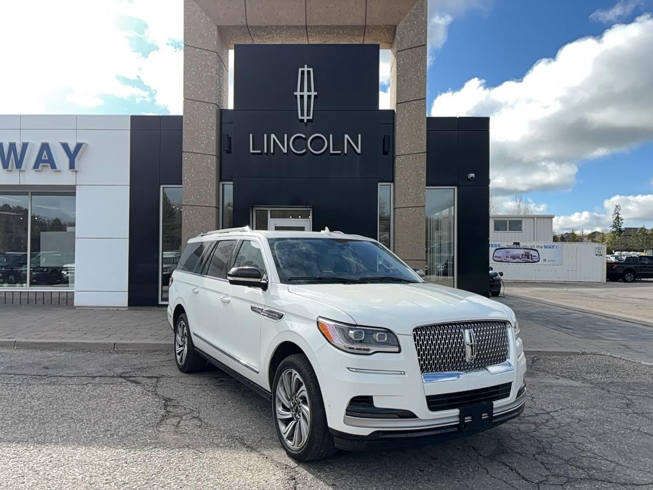 2022 Lincoln Navigator 'L', 201A 22" RIMS, 2ND ROW CAPTAINS! LOADED! Photo