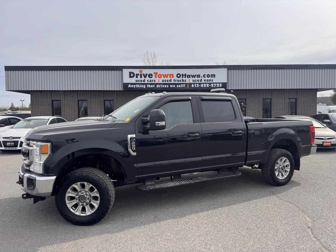 2020 Ford SUPER DUTY F-250 SRW XLT Photo