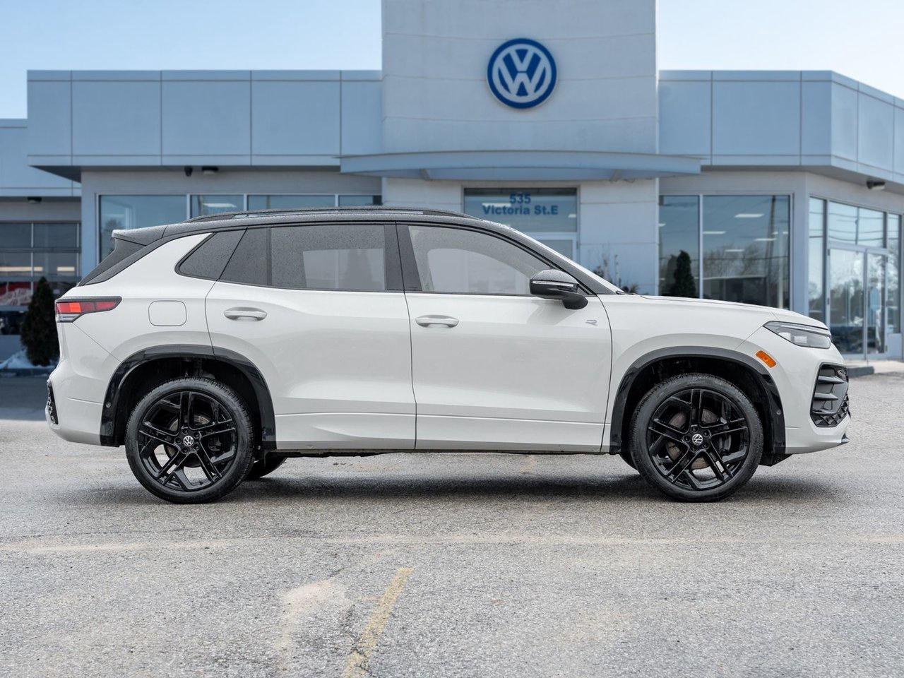 2026 Volkswagen Tiguan Comfortline R-Line Black Edition Photo