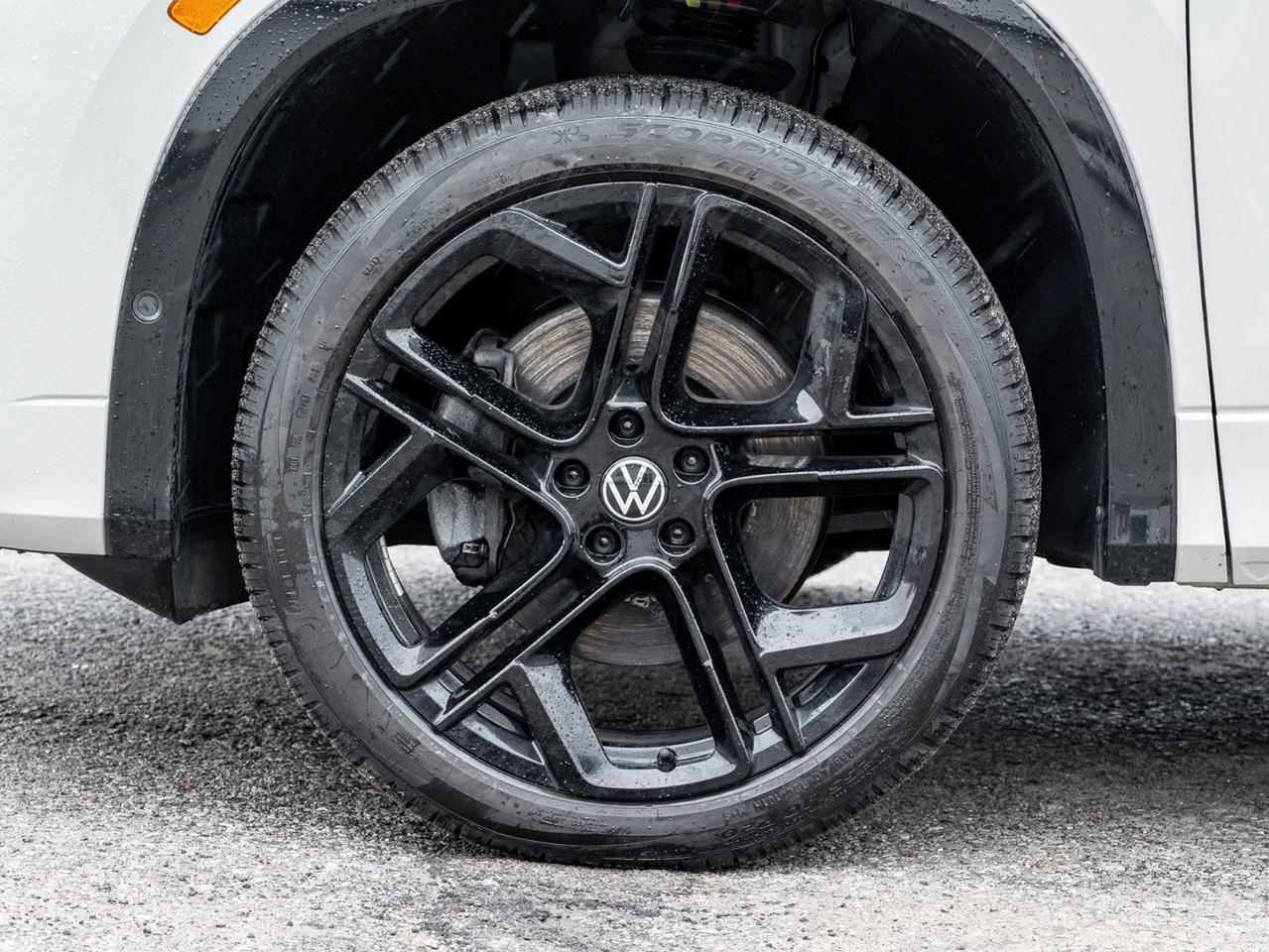 2026 Volkswagen Tiguan Comfortline R-Line Black Edition Photo