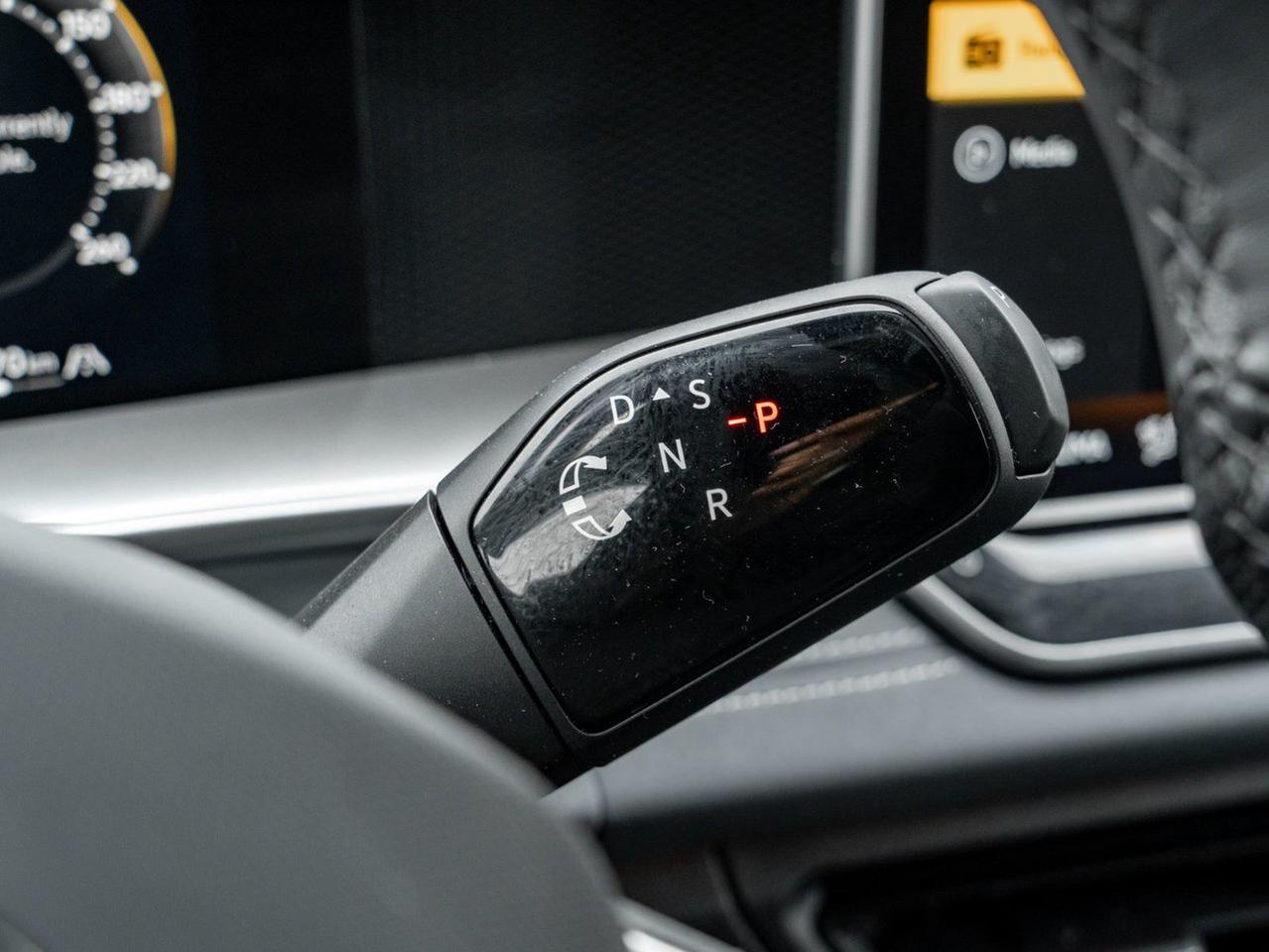 2026 Volkswagen Tiguan Comfortline R-Line Black Edition Photo