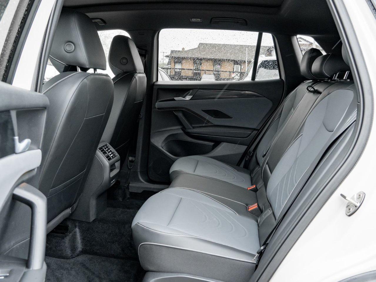 2026 Volkswagen Tiguan Comfortline R-Line Black Edition Photo