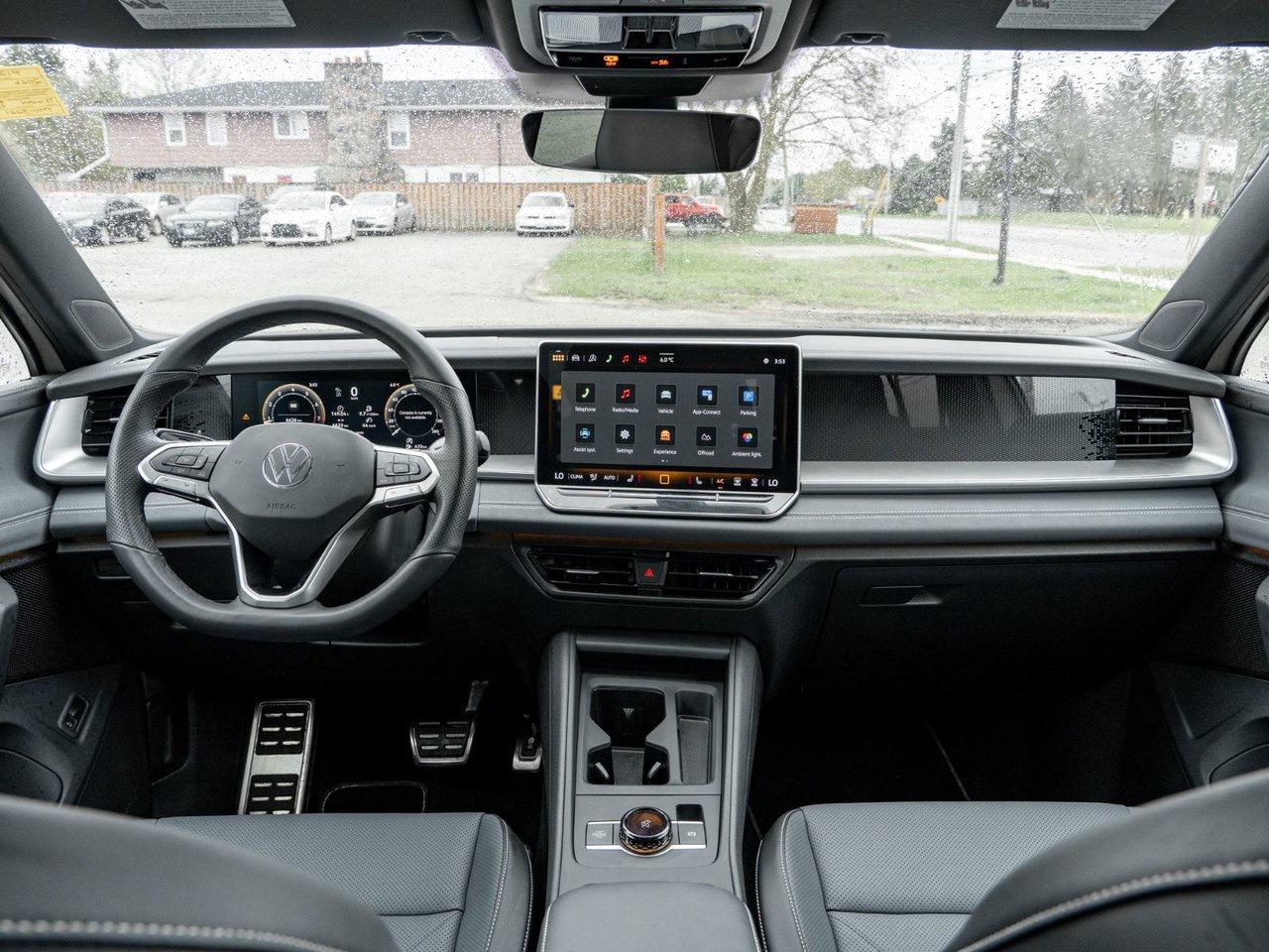 2026 Volkswagen Tiguan Comfortline R-Line Black Edition Photo