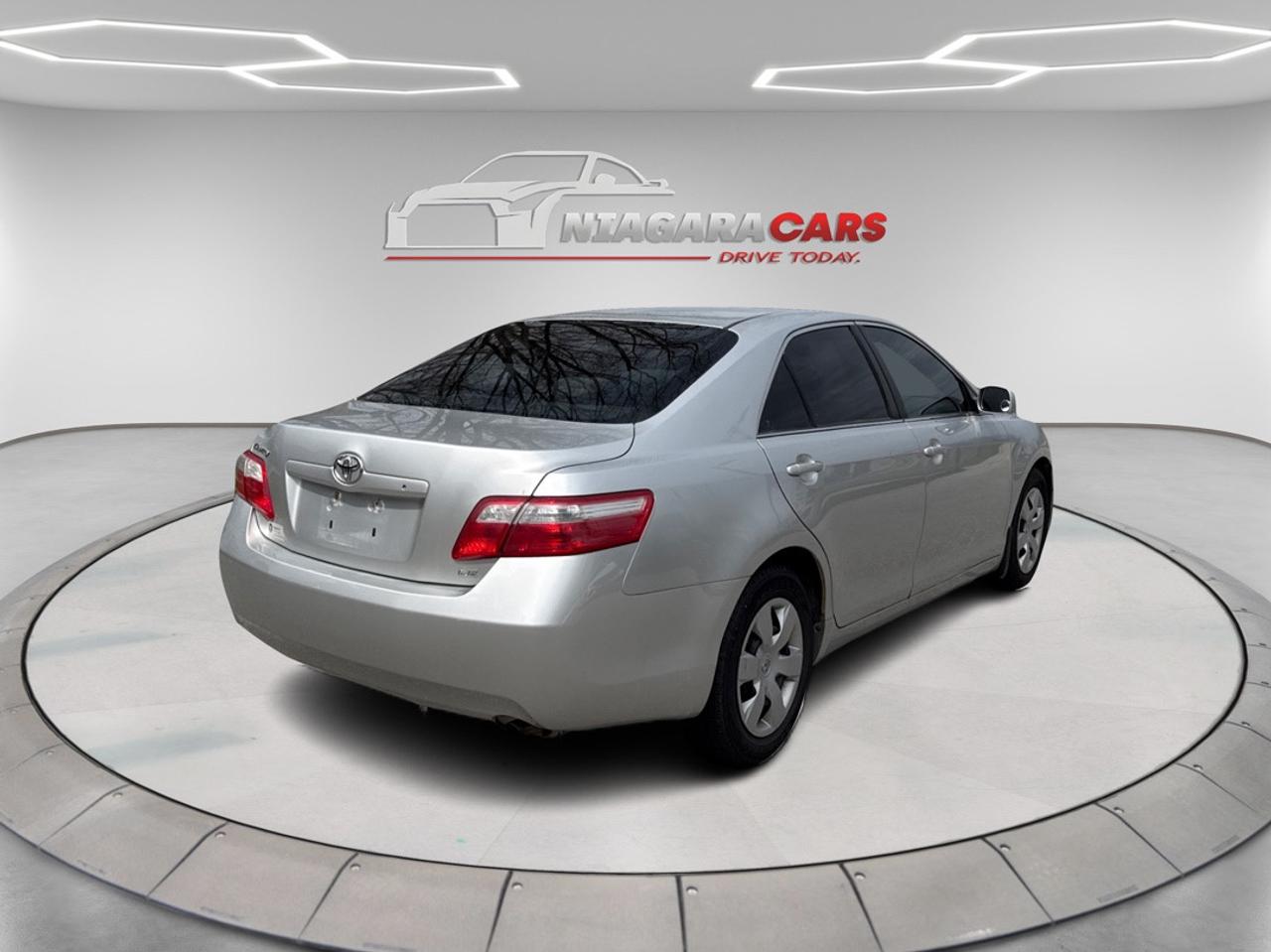 2009 Toyota Camry XLE Photo2