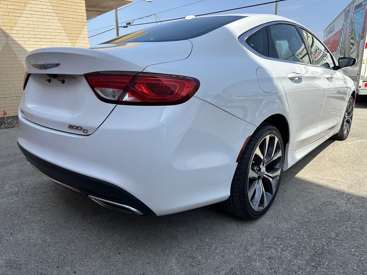 2016 Chrysler 200 C Photo