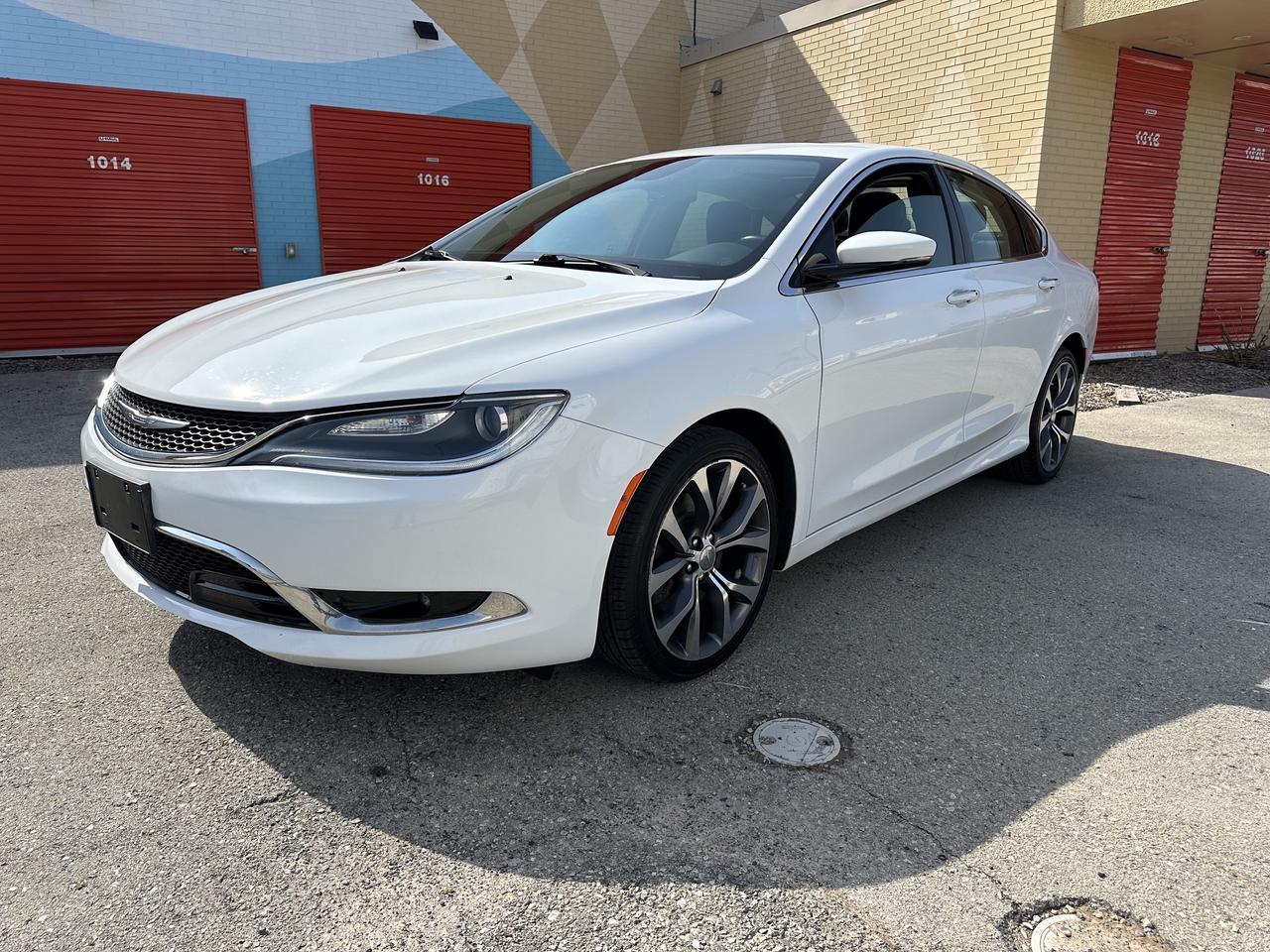 2016 Chrysler 200 C Photo