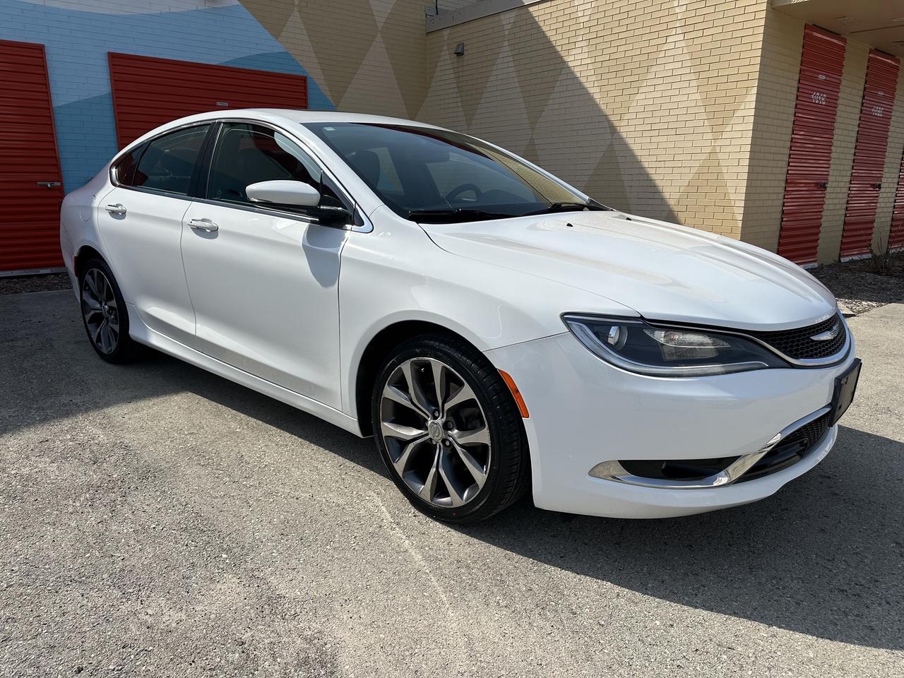 2016 Chrysler 200 C Photo