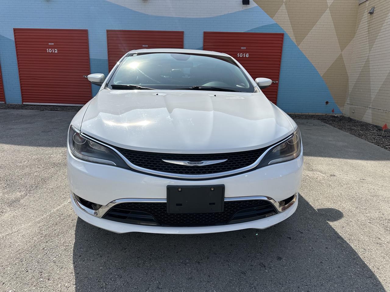 2016 Chrysler 200 C Photo