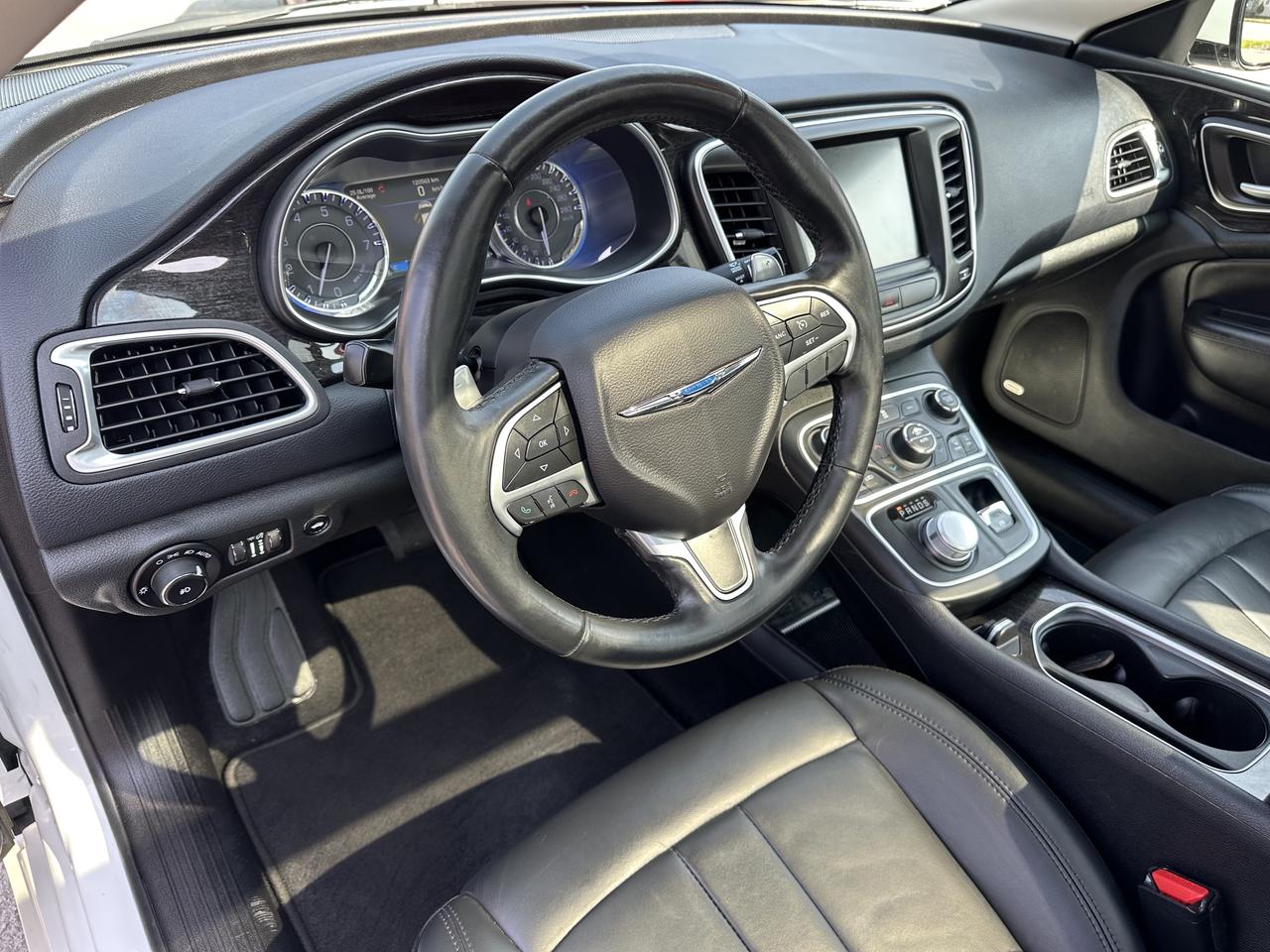 2016 Chrysler 200 C Photo
