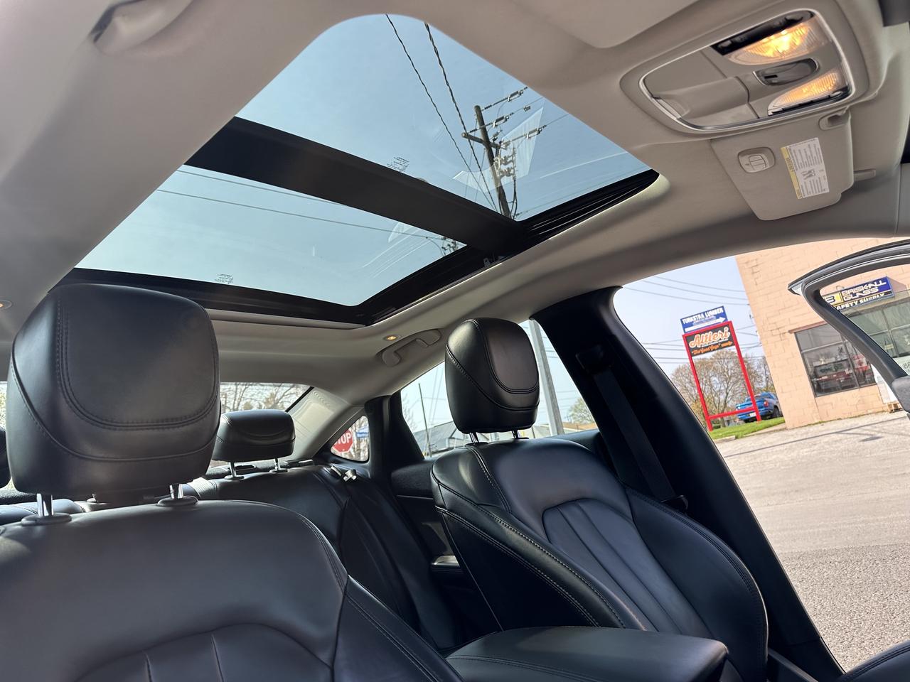 2016 Chrysler 200 C Photo