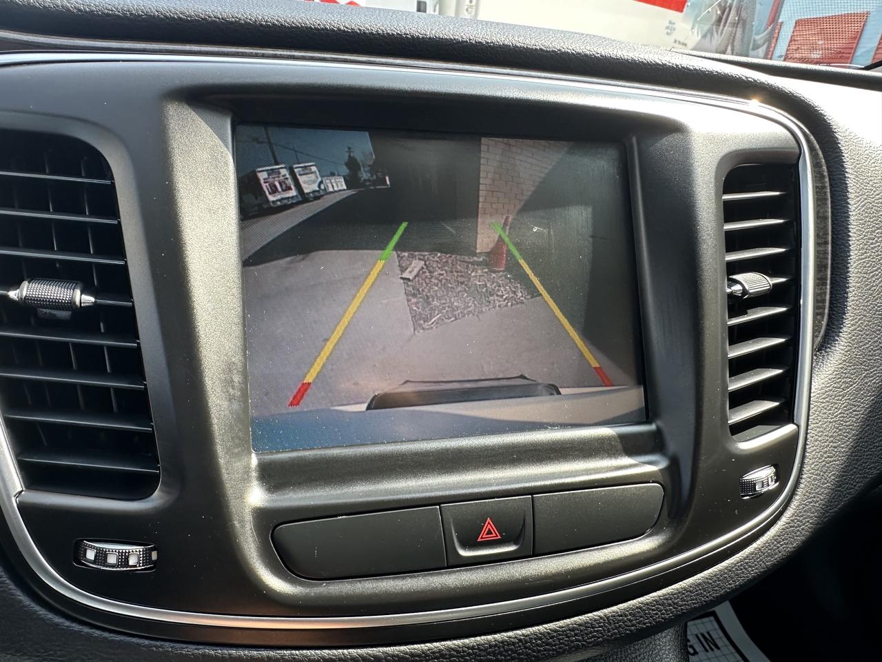 2016 Chrysler 200 C Photo