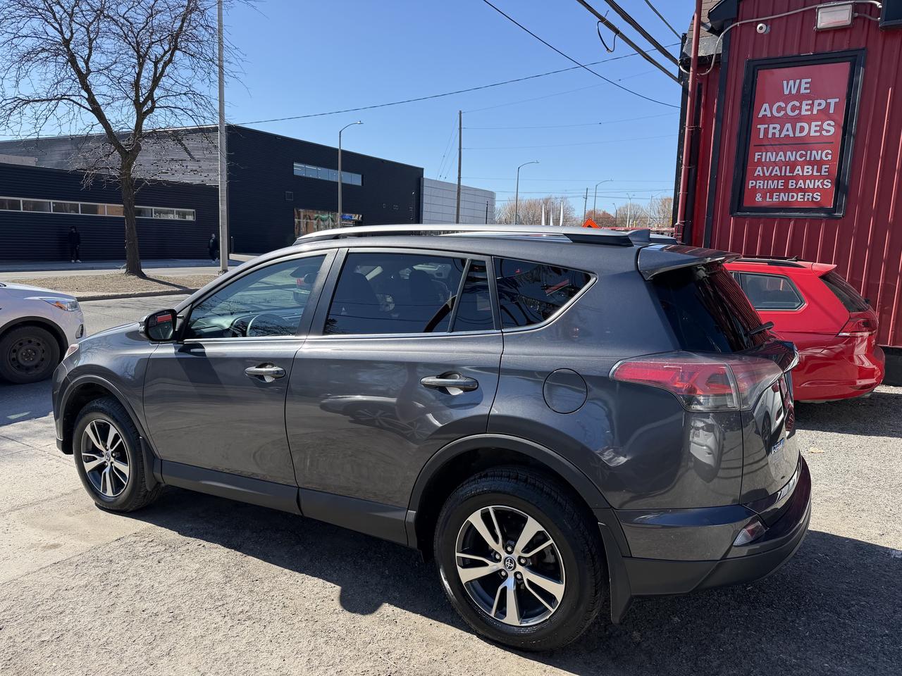 2018 Toyota RAV4 LE Photo