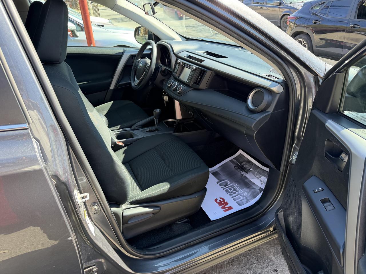 2018 Toyota RAV4 LE Photo
