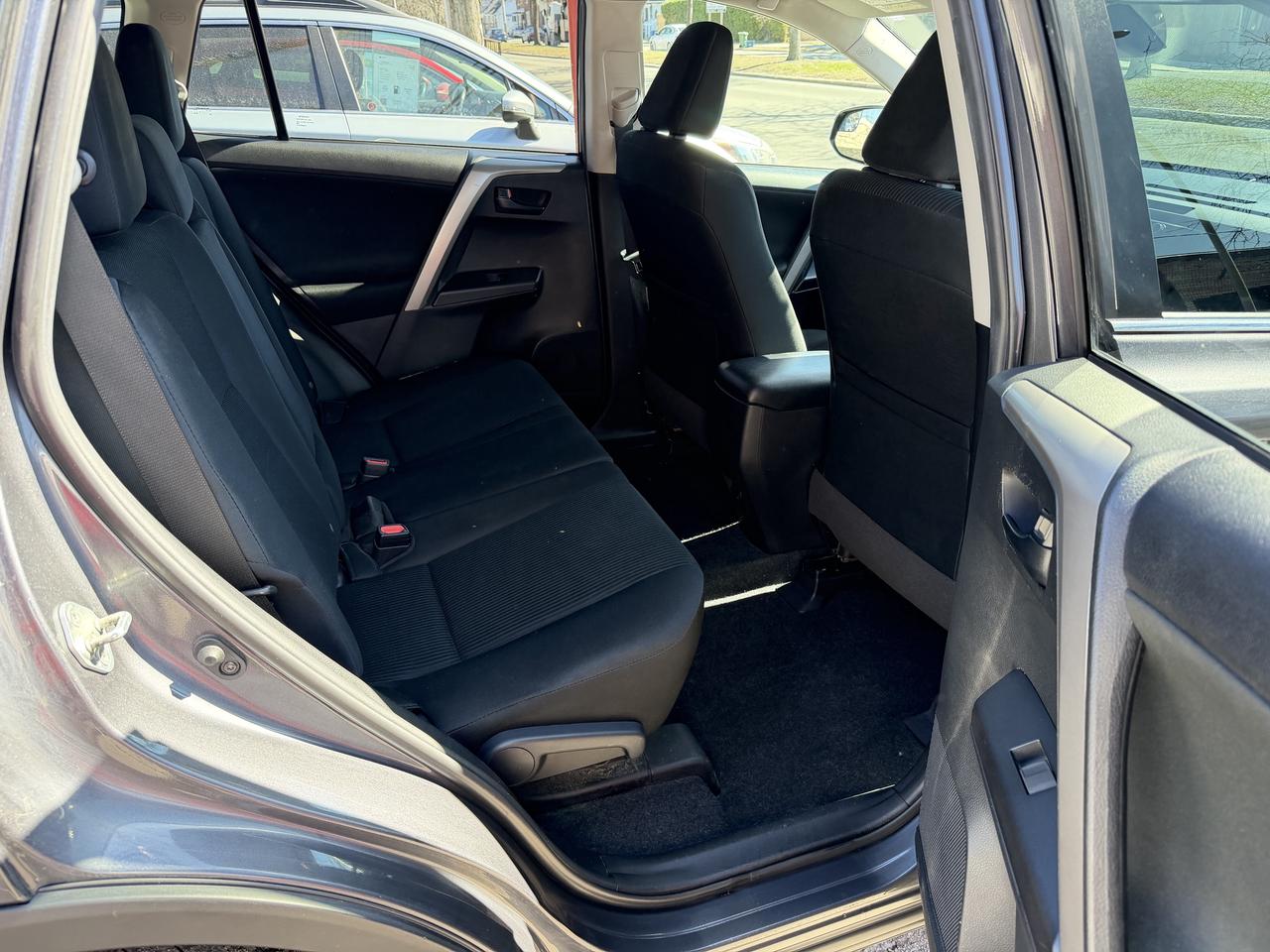 2018 Toyota RAV4 LE Photo