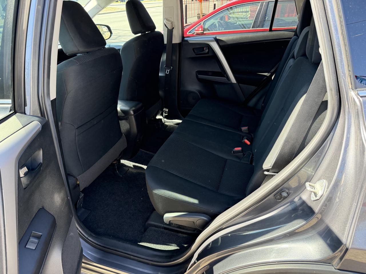 2018 Toyota RAV4 LE Photo