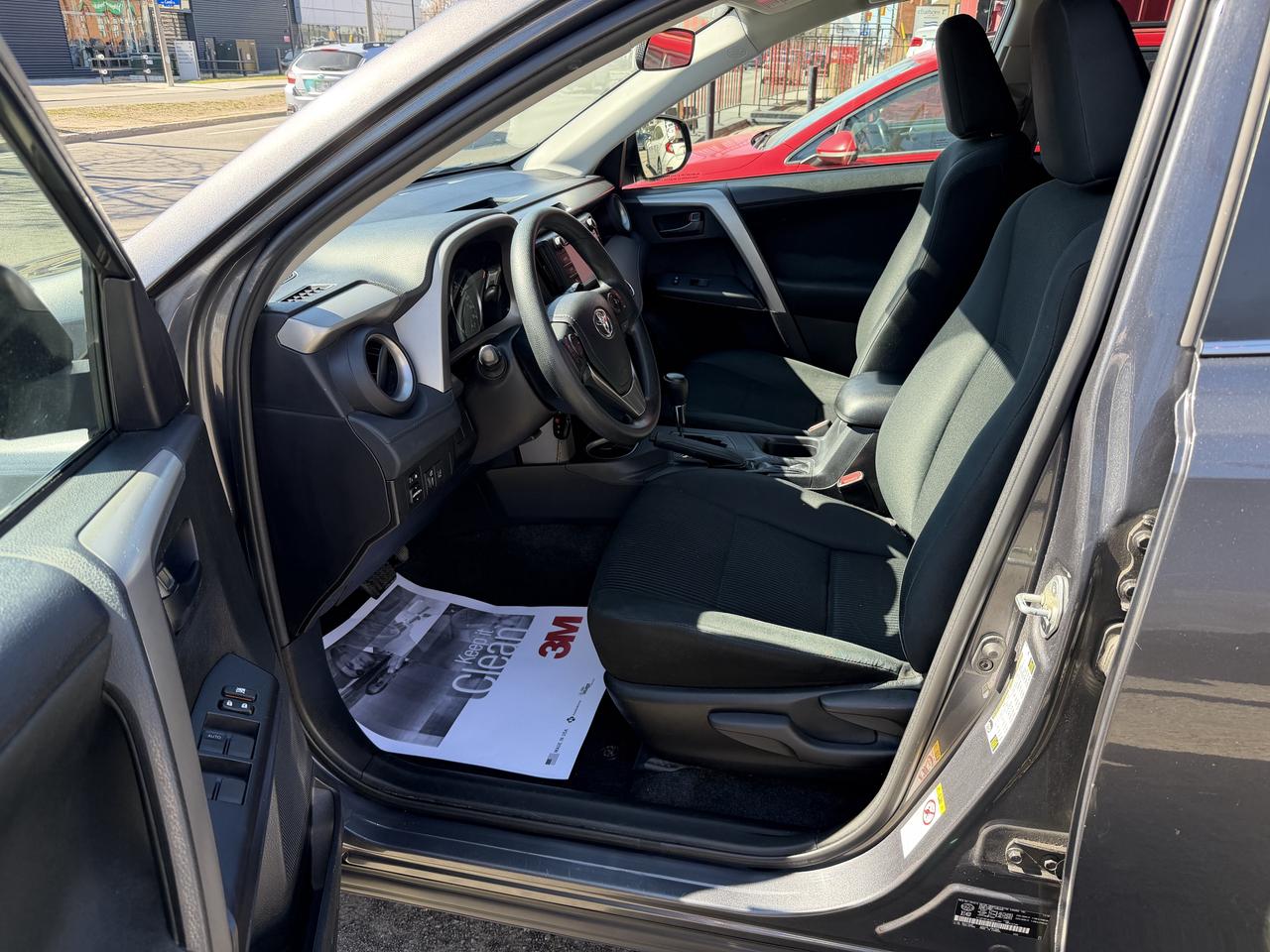 2018 Toyota RAV4 LE Photo