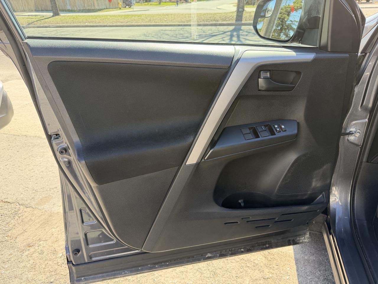 2018 Toyota RAV4 LE Photo