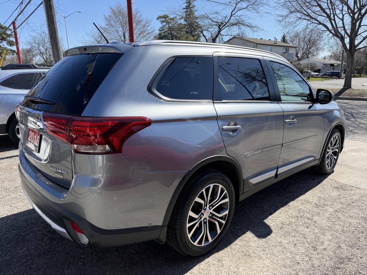 2016 Mitsubishi Outlander TOURING EDITION AWD Photo3