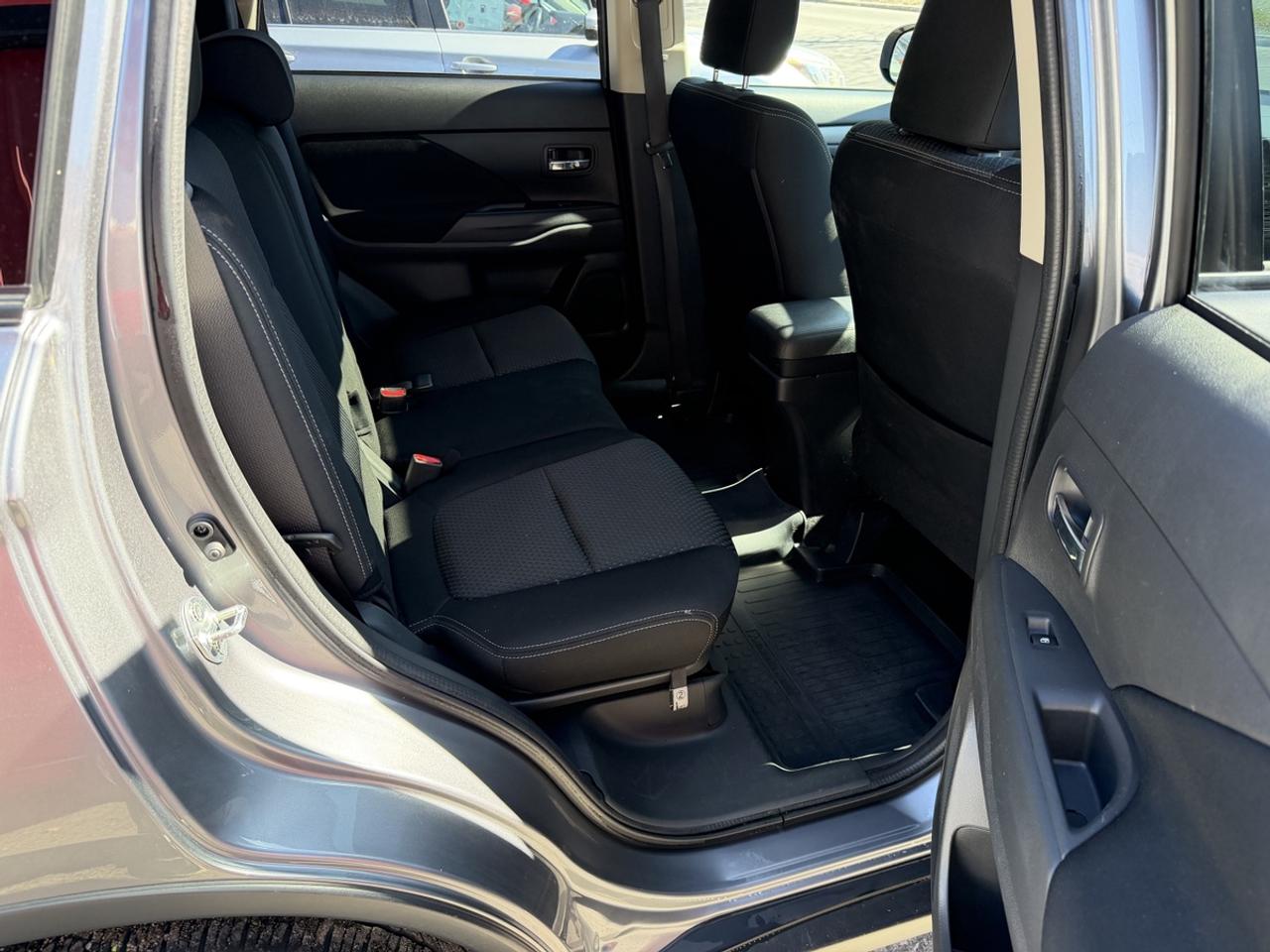 2016 Mitsubishi Outlander TOURING EDITION AWD Photo