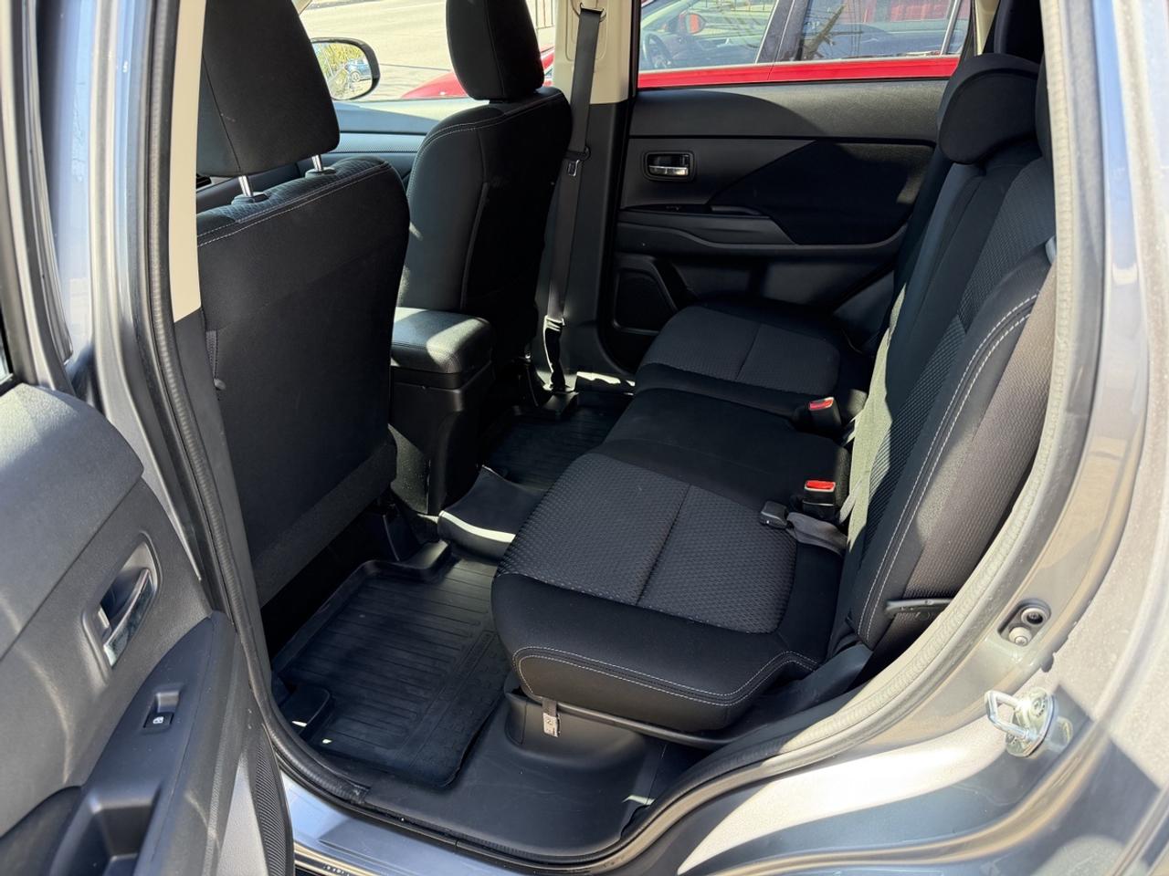 2016 Mitsubishi Outlander TOURING EDITION AWD Photo