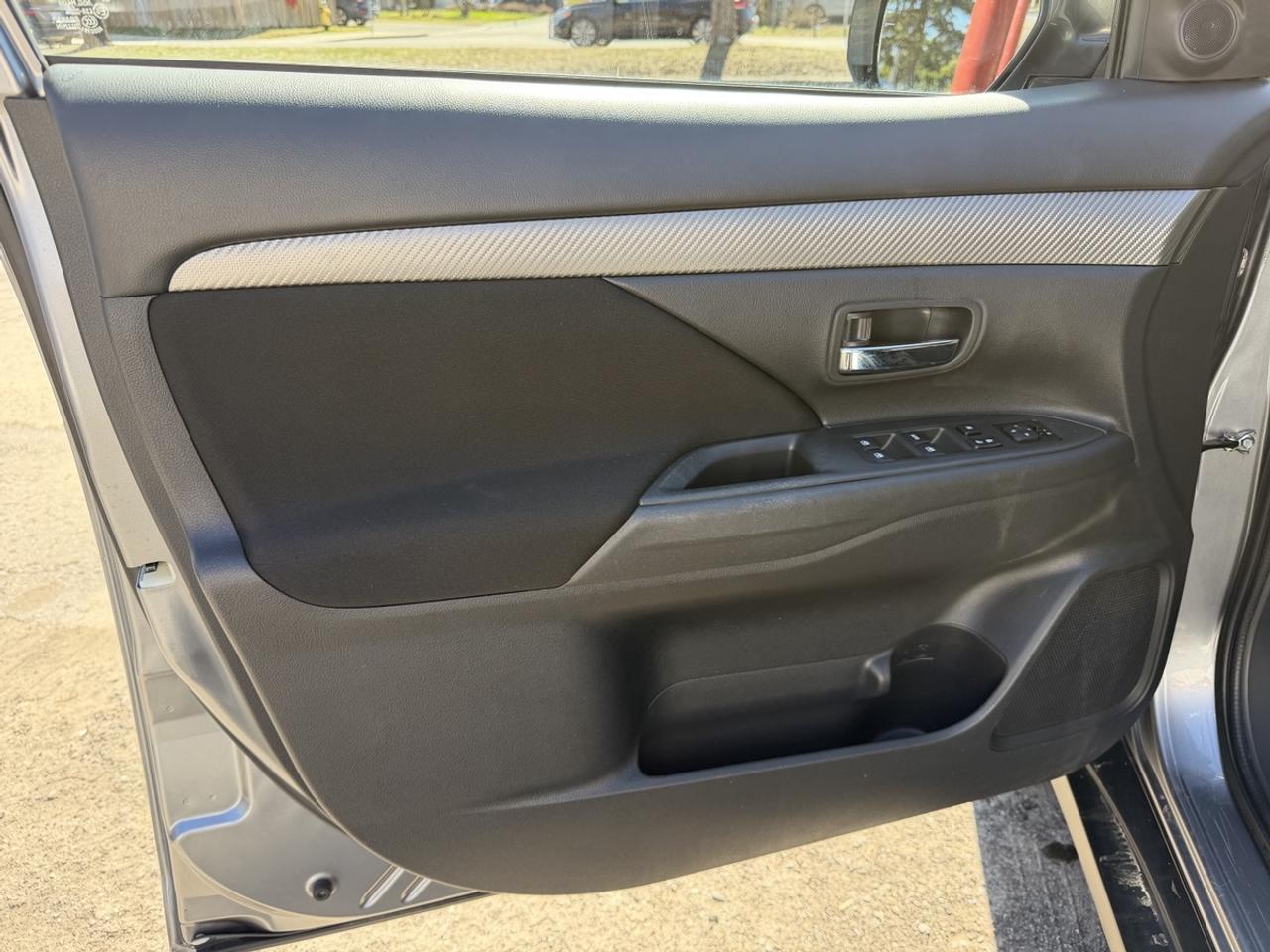 2016 Mitsubishi Outlander TOURING EDITION AWD Photo