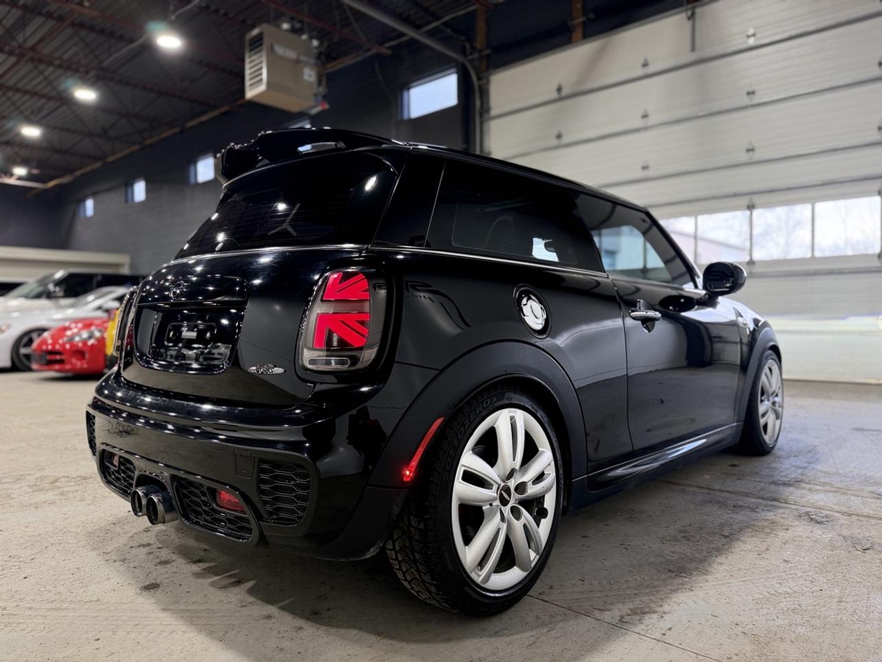 2018 MINI 3-Door John Cooper Works Photo