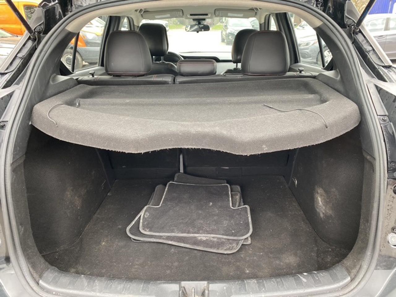 2020 Nissan Kicks SR FWD Photo