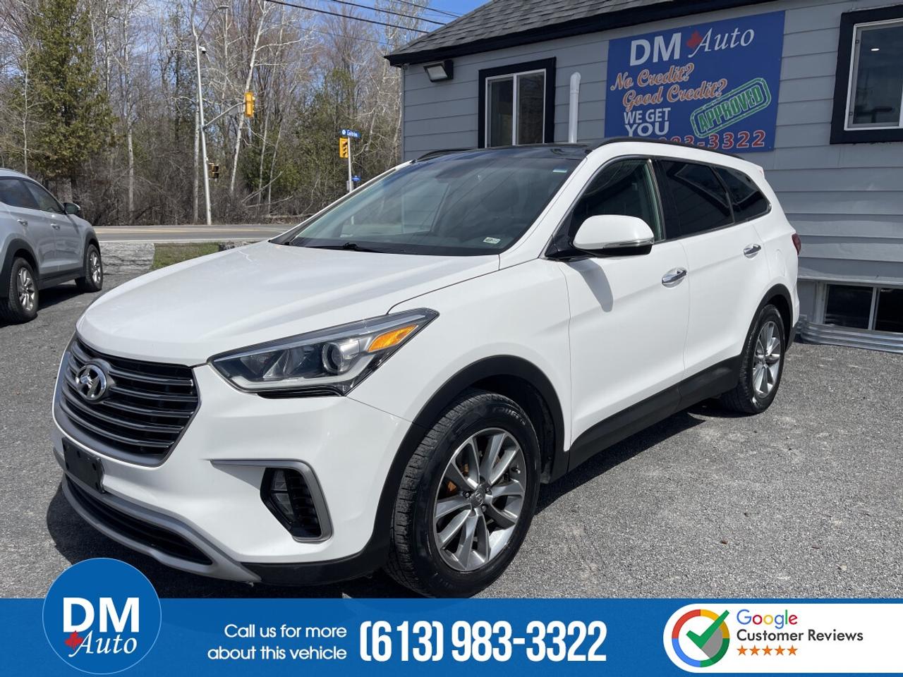 2017 Hyundai Santa Fe Luxury Photo0