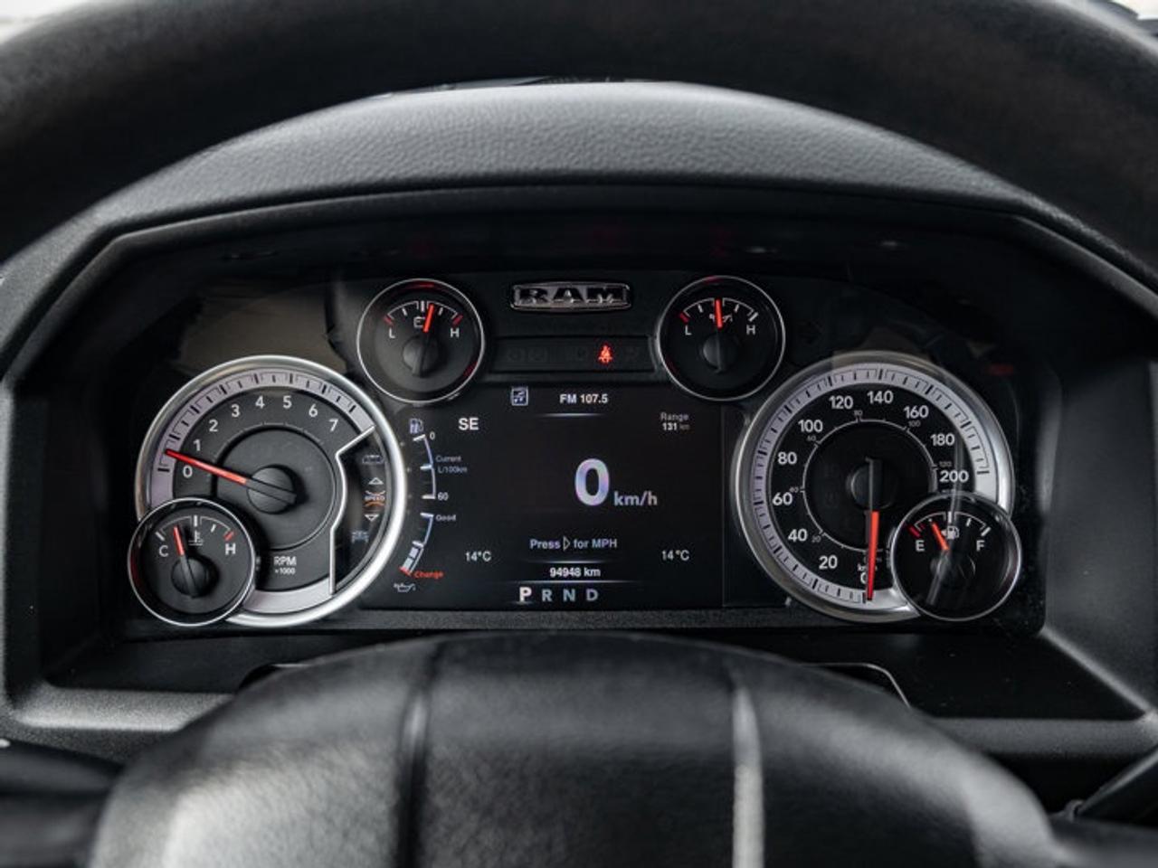 2019 RAM 1500 Classic EXPRESS Photo3